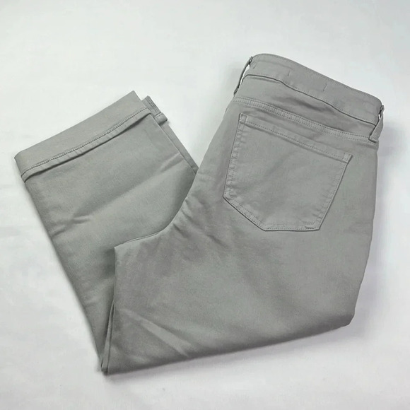 NYDJ Women’s 12 Marilyn Crop Cool Embrace Lift x Tuck Technology Capri Jean - Picture 4 of 12